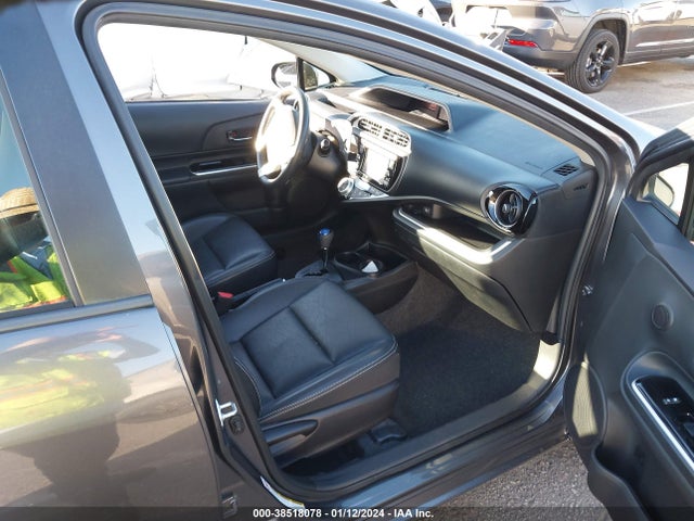 Toyota Prius C Four 2015 JTDKDTB37F1093205 Image 5