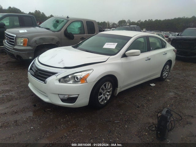 Nissan Altima 2.5 S 2015 1N4AL3AP7FC240636 Image 2