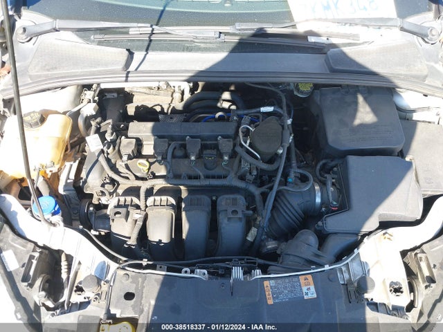 2015 FORD FOCUS SE VIN: 1FADP3F26FL244742