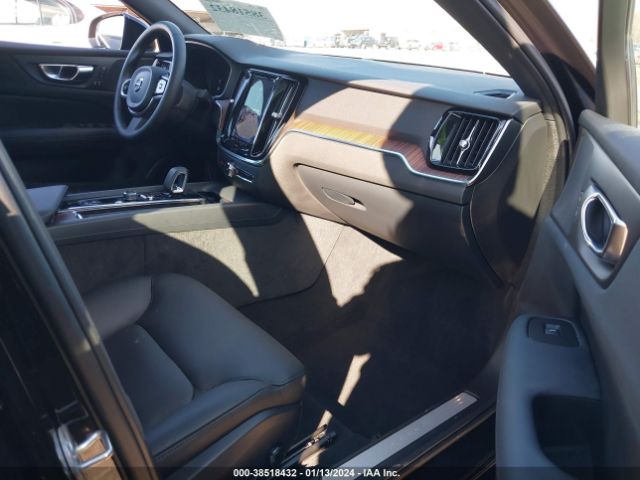 7JRL12TT9PG244728 Volvo S60 B5 Plus Black Edition