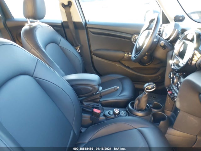 2018 MINI HARDTOP WMWXU1C59J2F81214 Photo 4