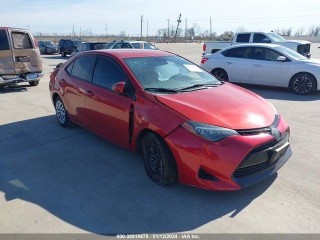 Toyota COROLLA LE 2018 5YFBURHE7JP830872 Image 1