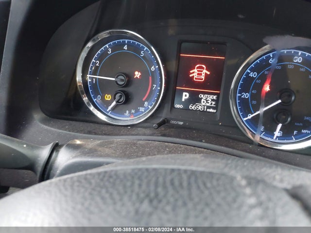 Toyota COROLLA LE 2018 5YFBURHE7JP830872 Image 7