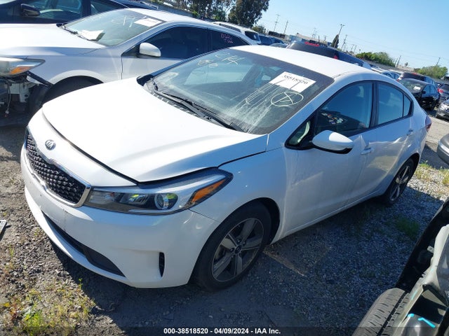 KIA FORTE LX 2018 3KPFL4A75JE182291 Image 2