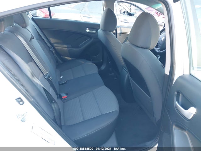 KIA FORTE LX 2018 3KPFL4A75JE182291 Image 8