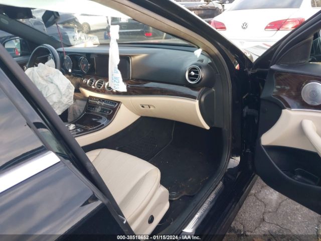 2019 MERCEDES-BENZ E 300 WDDZF4JB6KA579009 Photo 4