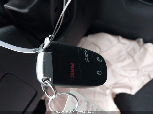 1C3CCCAB9FN693236 Chrysler 200 Limited