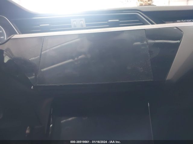 WA1AAAGE2MB025785 Audi E-tron Premium Quattro