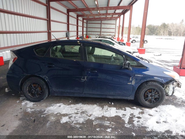 Toyota Prius Three 2014 JTDKN3DU6E1758127 Image 13
