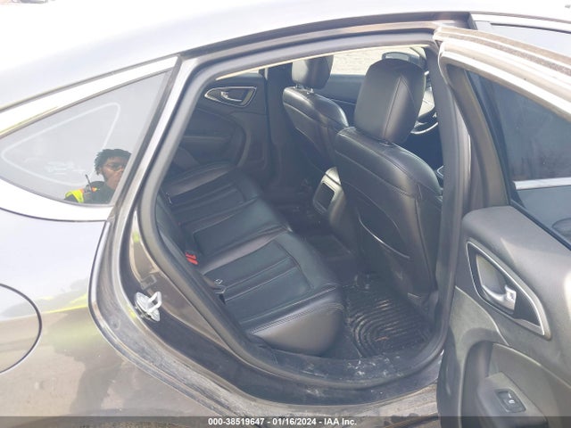 Chrysler 200 Limited Platinum 2017 1C3CCCAB6HN500303 Image 8
