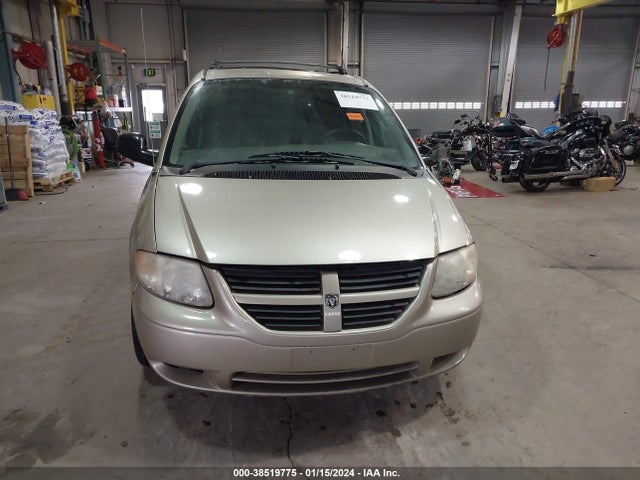 2005 DODGE CARAVAN SXT VIN: 1D4GP45R05B251575