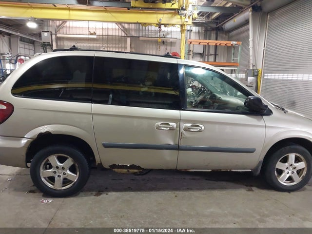 2005 DODGE CARAVAN SXT VIN: 1D4GP45R05B251575