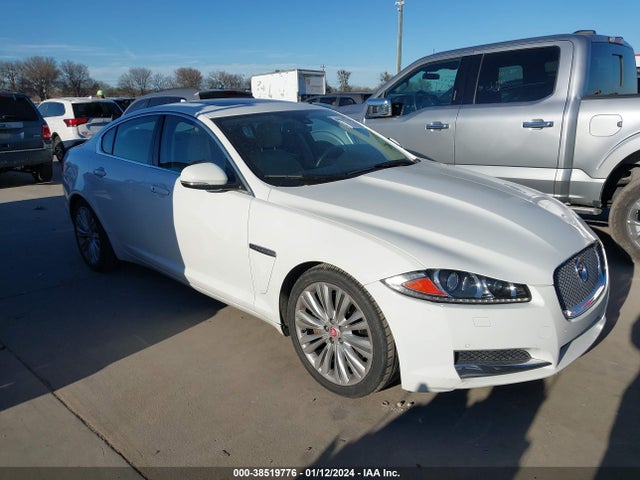 2015 JAGUAR XF SAJWA0FS3FPU67513 Photo 0
