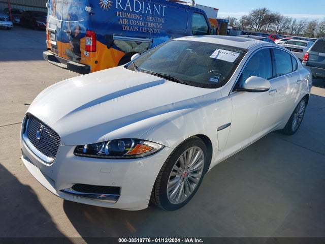 2015 JAGUAR XF SAJWA0FS3FPU67513 Photo 1