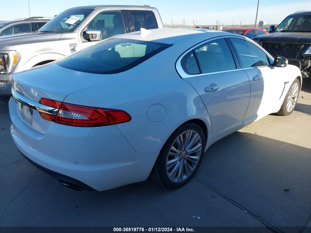 2015 JAGUAR XF SAJWA0FS3FPU67513 Photo 3