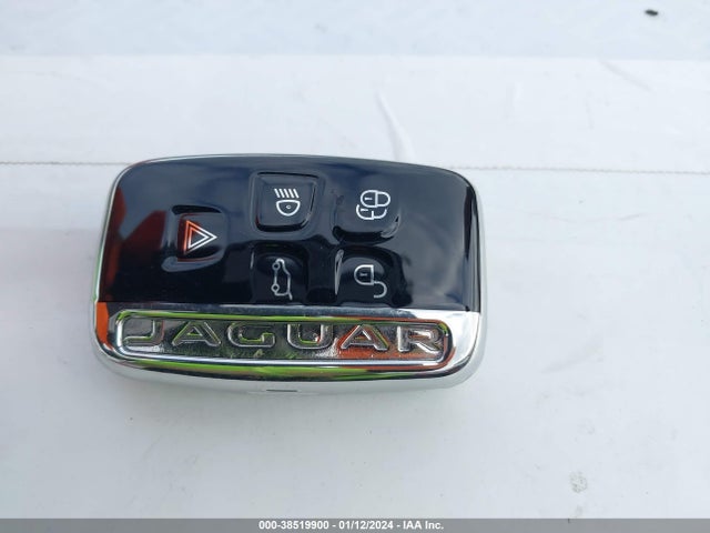 2017 JAGUAR F-PACE SADCL2BV2HA053429 Photo 10