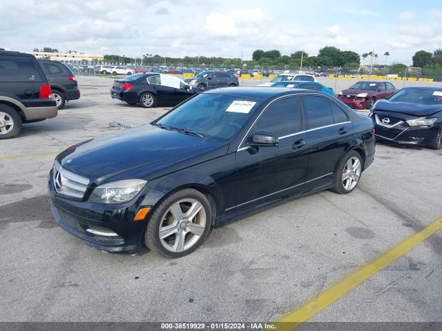2011 MERCEDES-BENZ C 300 LUXURY/SPORT VIN: WDDGF5EBXBA509309