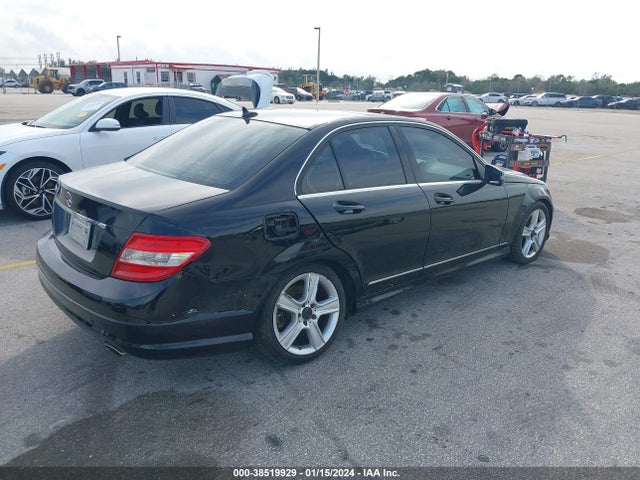 2011 MERCEDES-BENZ C 300 LUXURY/SPORT VIN: WDDGF5EBXBA509309