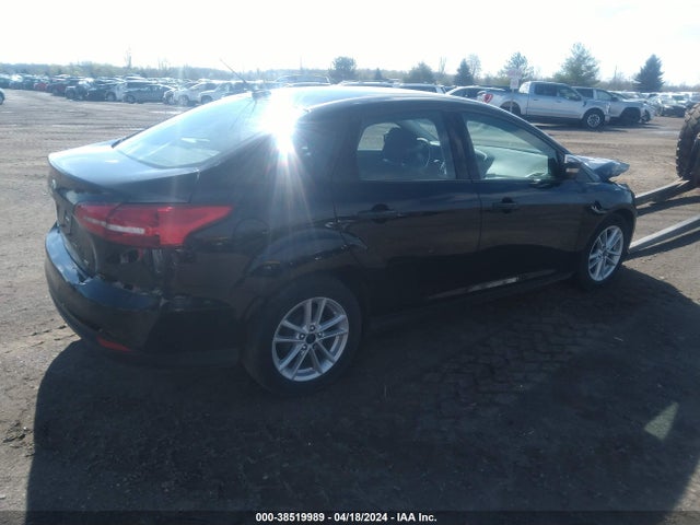 Ford FOCUS SE 2017 1FADP3F23HL332263 Image 4