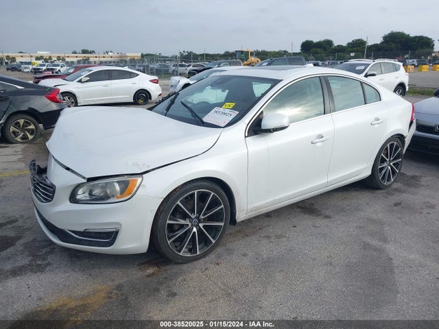 Volvo S60 T5 Drive-e Premier 2016 YV126MFK1G2397668 Image 2