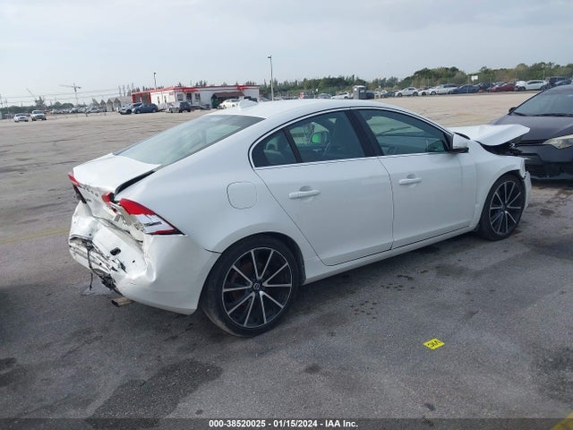 Volvo S60 T5 Drive-e Premier 2016 YV126MFK1G2397668 Image 4