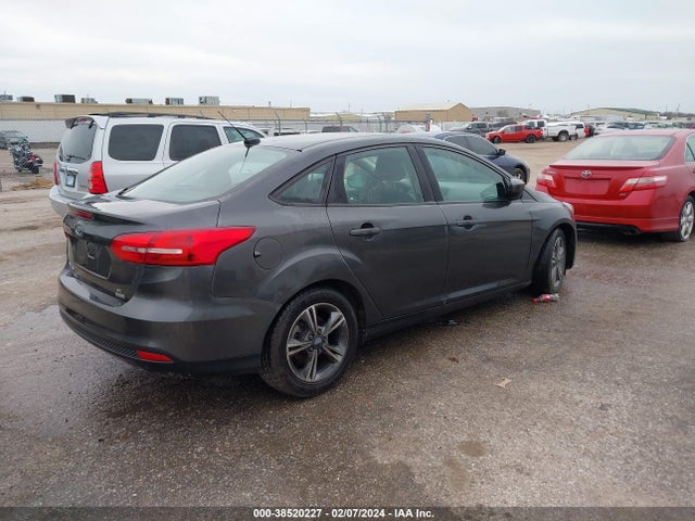 Ford FOCUS SE 2018 1FADP3FE1JL204586 Image 4