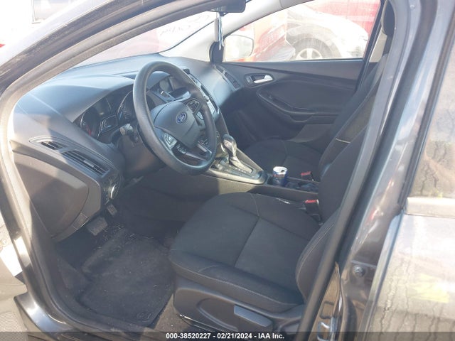 Ford FOCUS SE 2018 1FADP3FE1JL204586 Image 5
