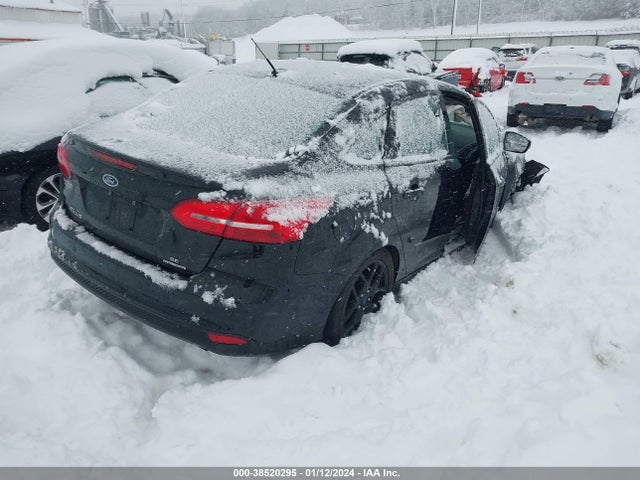 2016 FORD FOCUS SE VIN: 1FADP3F23GL324114