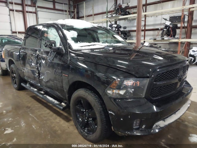 RAM 1500 Express  4x4 5'7 Box 2017 3C6RR7KT8HG742674 Image 1