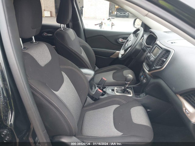 2018 JEEP CHEROKEE LATITUDE FWD VIN: 1C4PJLCB9JD538359