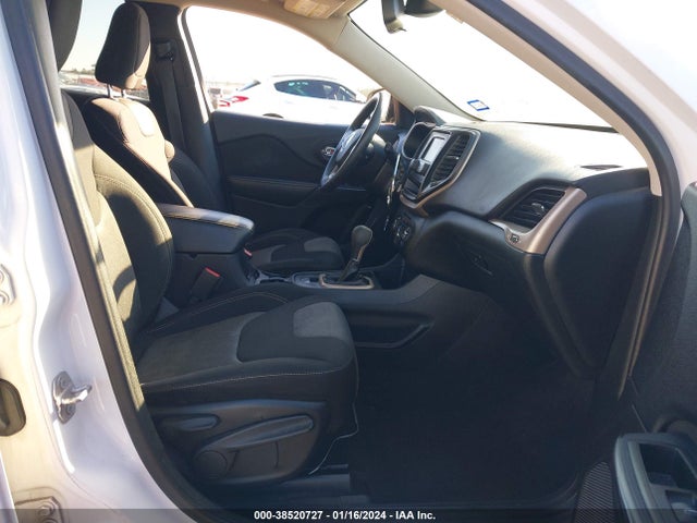 1C4PJLAB6GW257345 Jeep Cherokee Sport