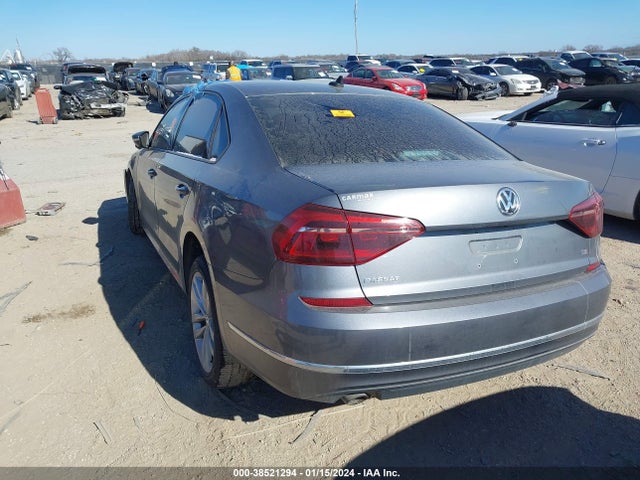1VWLA7A35KC011201 Volkswagen Passat 2.0t Wolfsburg Edition