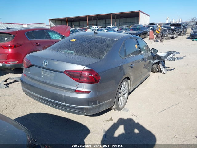 1VWLA7A35KC011201 Volkswagen Passat 2.0t Wolfsburg Edition