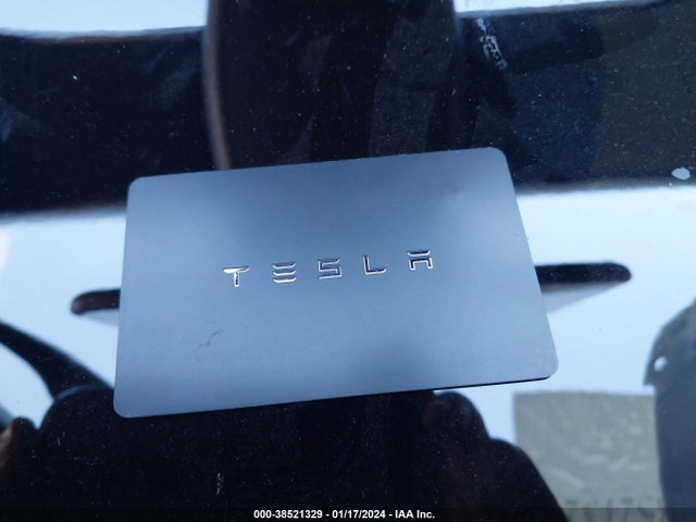 38521329 :رقم المزاد ، 5YJ3E1EB1KF386026 vin ، 2019 Tesla Model 3 Long Range/performance مزاد بيع