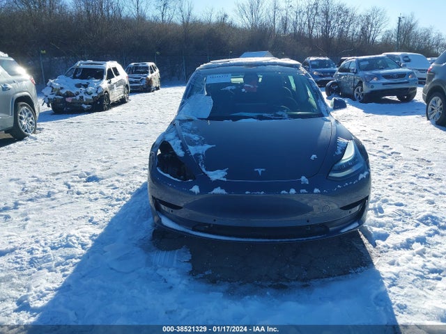 38521329 :رقم المزاد ، 5YJ3E1EB1KF386026 vin ، 2019 Tesla Model 3 Long Range/performance مزاد بيع