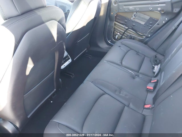 38521329 :رقم المزاد ، 5YJ3E1EB1KF386026 vin ، 2019 Tesla Model 3 Long Range/performance مزاد بيع