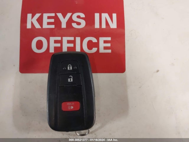 Toyota C-HR XLE 2021 NMTKHMBX5MR127296 Image 11