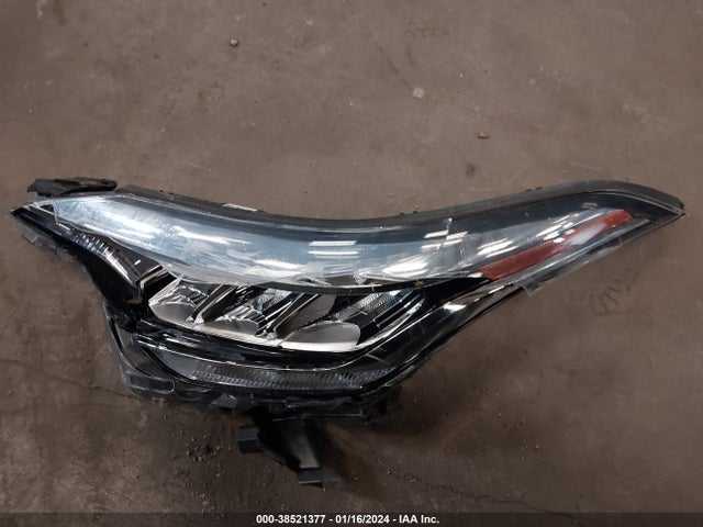 Toyota C-HR XLE 2021 NMTKHMBX5MR127296 Image 12