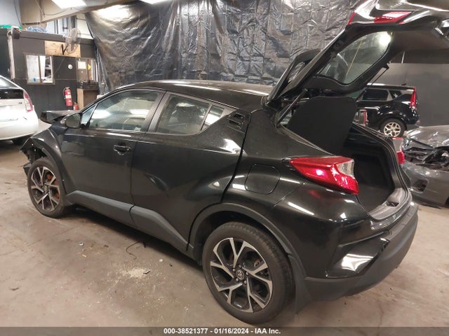 Toyota C-HR XLE 2021 NMTKHMBX5MR127296 Image 3
