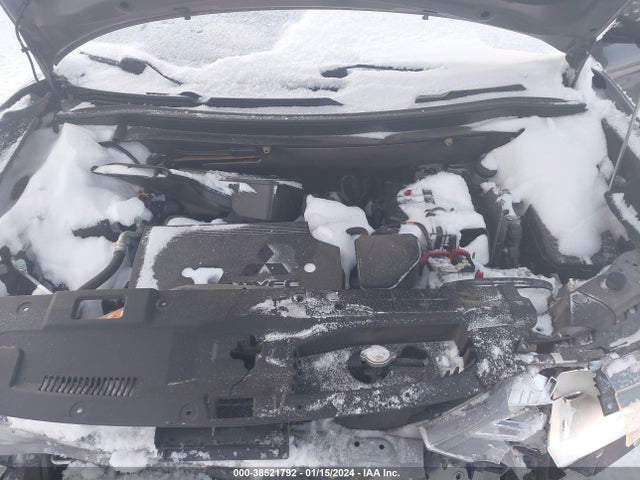 JA4AD2A38HZ052801 Mitsubishi Outlander Es