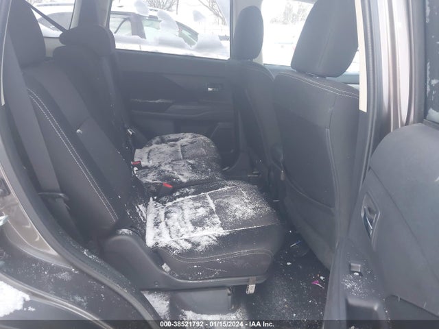 JA4AD2A38HZ052801 Mitsubishi Outlander Es