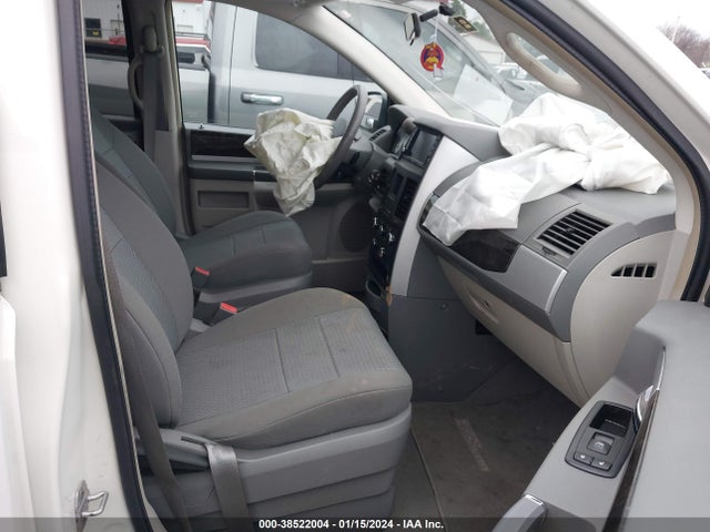 2010 DODGE GRAND CARAVAN CREW VIN: 2D4RN6DX4AR438176