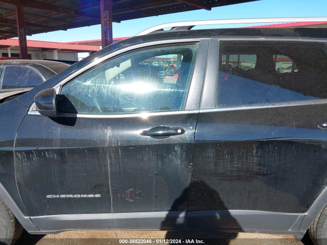 2018 JEEP CHEROKEE LATITUDE 4X4 VIN: 1C4PJMCX9JD578085