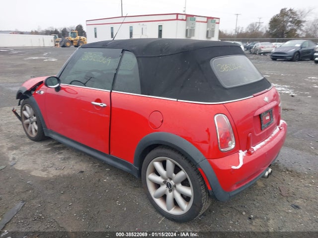 2006 MINI COOPER S WMWRH33526TL93156 Photo 2