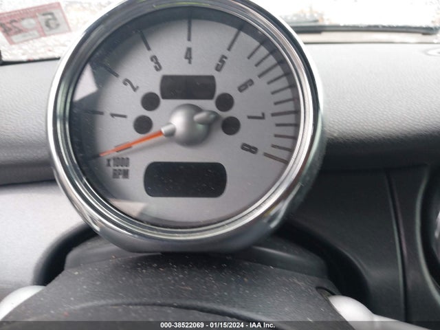 2006 MINI COOPER S WMWRH33526TL93156 Photo 6