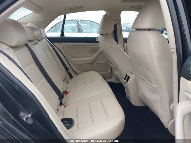 2010 VOLKSWAGEN JETTA LIMITED EDITION VIN: 3VWRX7AJ6AM158566