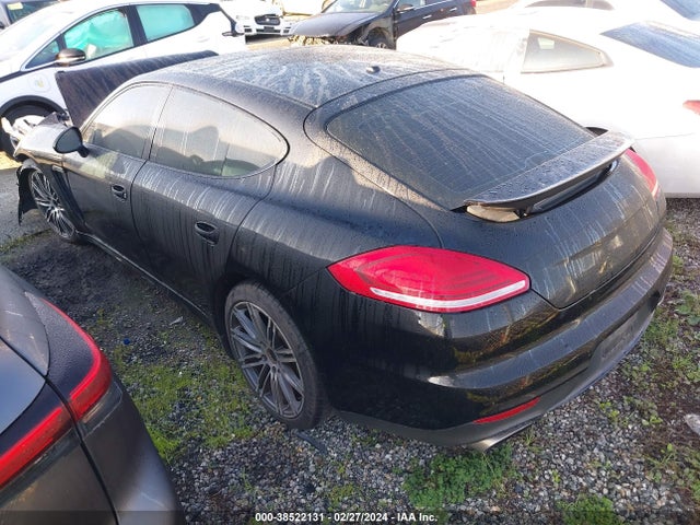 2016 PORSCHE PANAMERA WP0AA2A78GL000765 Photo 2