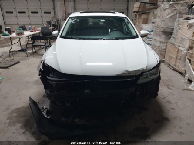 1VWBA7A35JC014514 Volkswagen Passat 2.0t Se