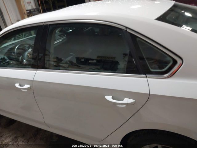 1VWBA7A35JC014514 Volkswagen Passat 2.0t Se