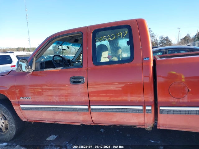 2001 CHEVROLET SILVERADO 1500 LS VIN: 2GCEK19T311283440